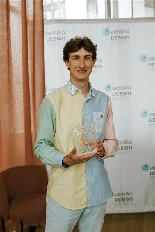 933b10fa-0ab7-41c9-8546-e307b9178a27